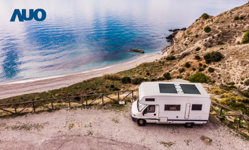 「可撓輕量化太陽光電板SunCurva」使用輕量特殊耐候型複合板取代傳統太陽能板的玻璃前板，不僅降低70%重量，每米平方僅3Kg；具有抗衝擊性能及通過電磁相容性測試，可應用於交通運輸工具，如露營車、遊艇等